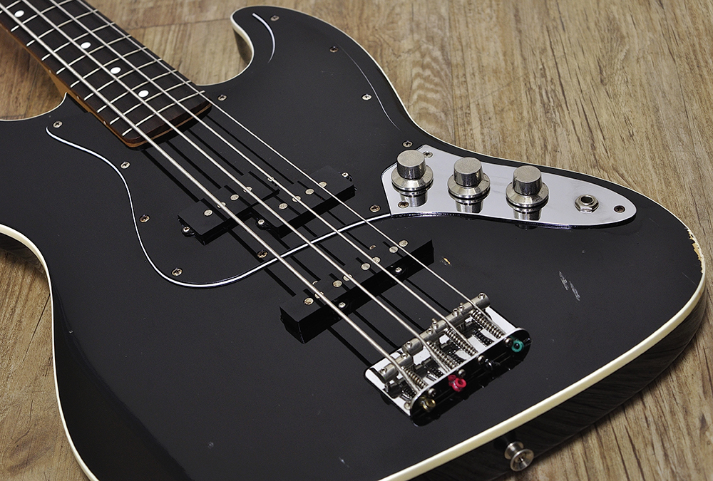 Fender Japan Aerodyne Jazz Bass_ボディ