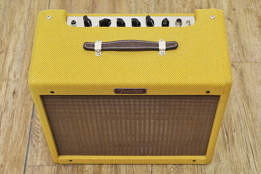 Fender Blues Junior Lacquered Tweed LTD_2