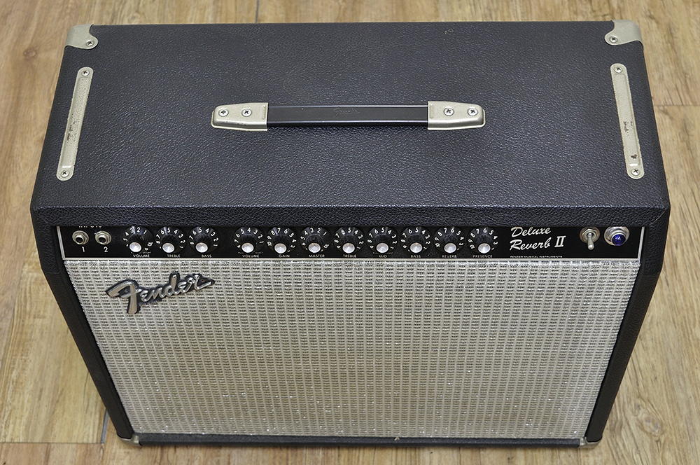 Fender DELUXE REVERB II_2