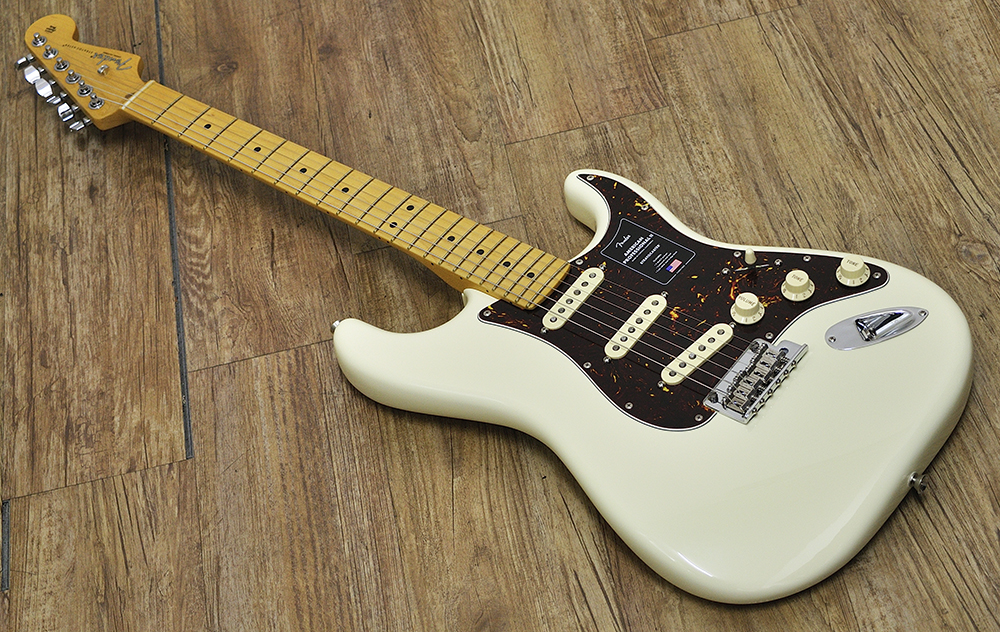 Fender American Professional II Stratocaster (2)