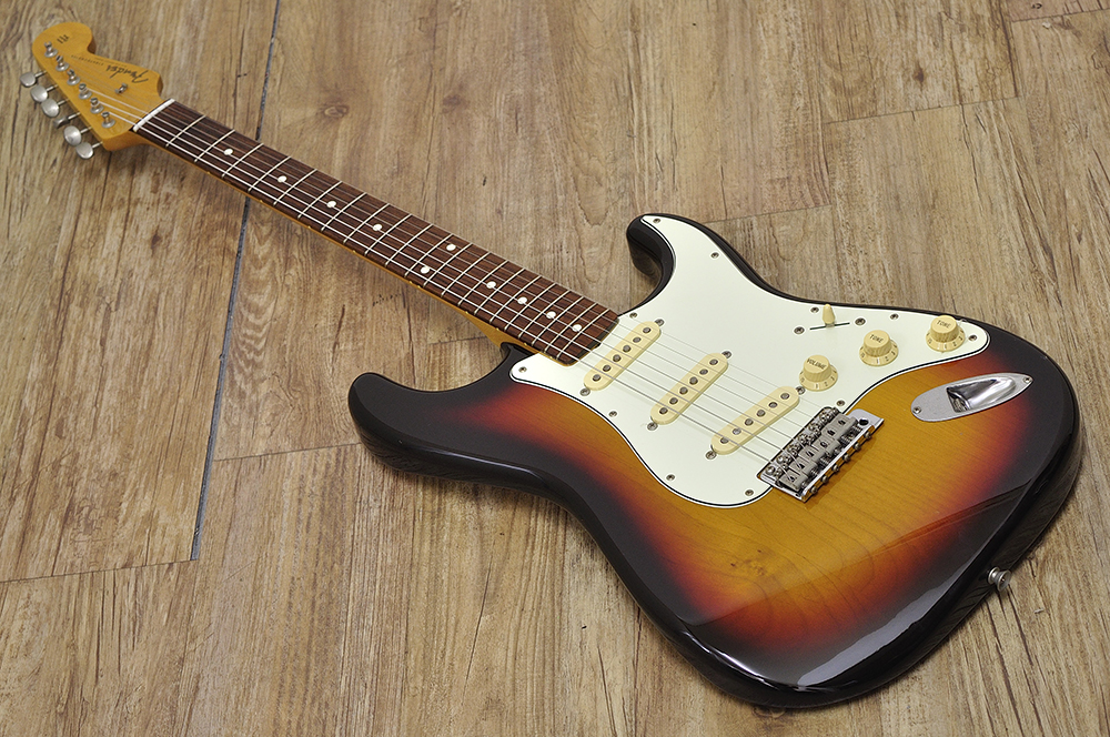 Fender Japan ムスタングタイプ 黄系 【日本製・演奏性◎】　レア Fender Made in Japan USED 中古 Aerodyne Special Stratocaster