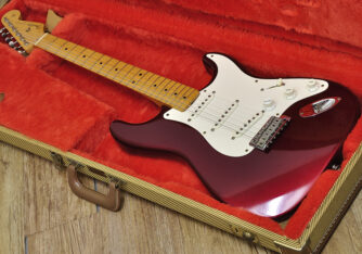 Fender American Vintage Stratrocaster Thin Lacquer Car