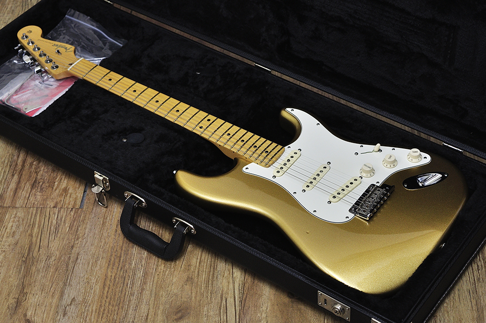 柔らかな質感の Fender-American-standard- ギター