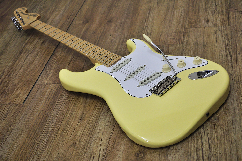 苫小牧バナナ】極美品 Fender USA YNGWIE MALMSTEEN STRAT MN VWT UPGR 