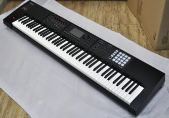 Roland FA-08