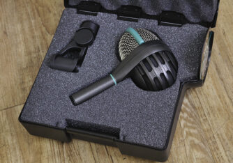 AKG D112