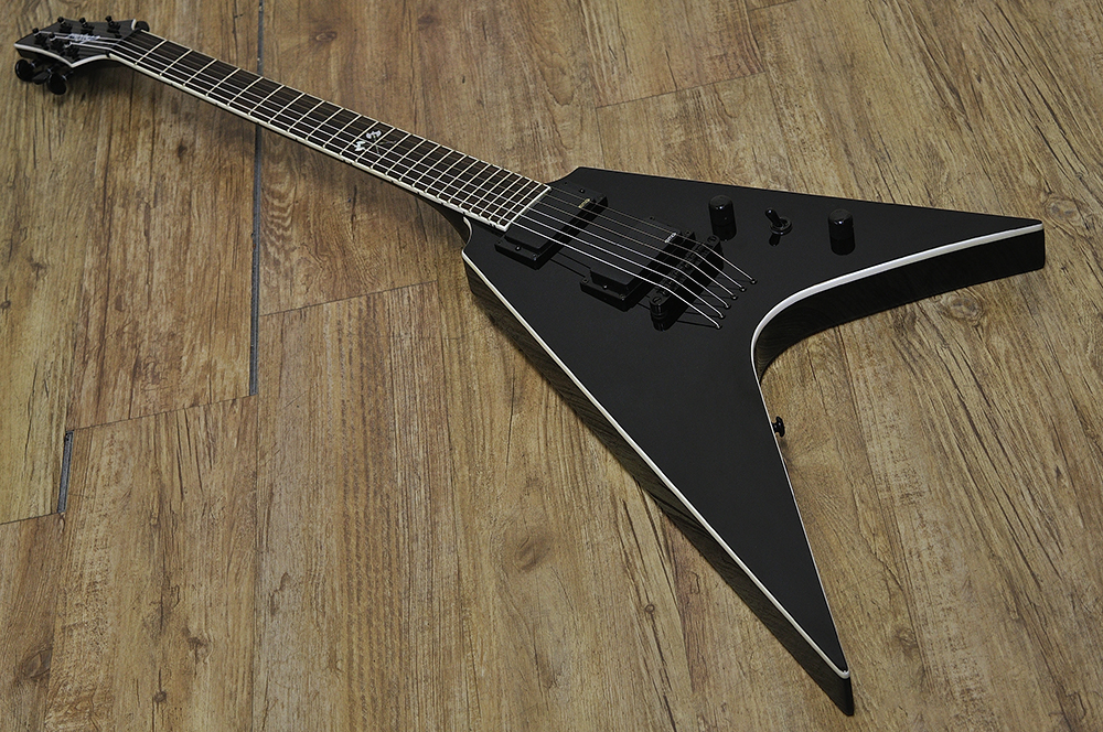 ARIA XZ-02 CLASS AXE SERIES IN MATTE BLACK