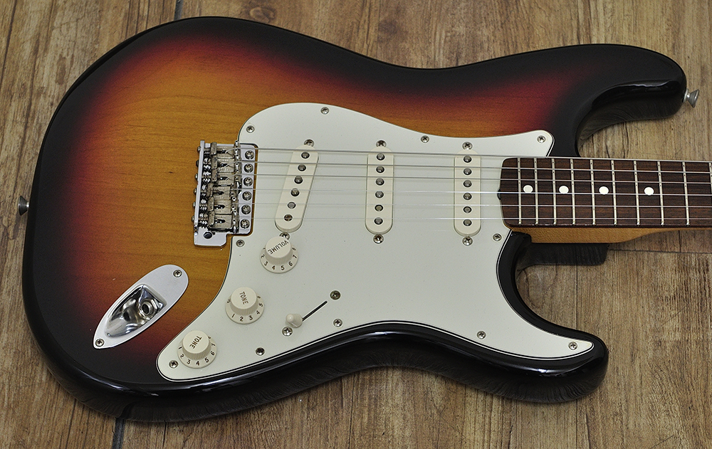 Fender American Vintage 1962 Stratocaster (4)