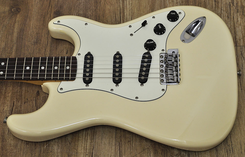 Fender Japan ST72-85SC (3)