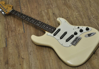Fender Japan ST72-85SC