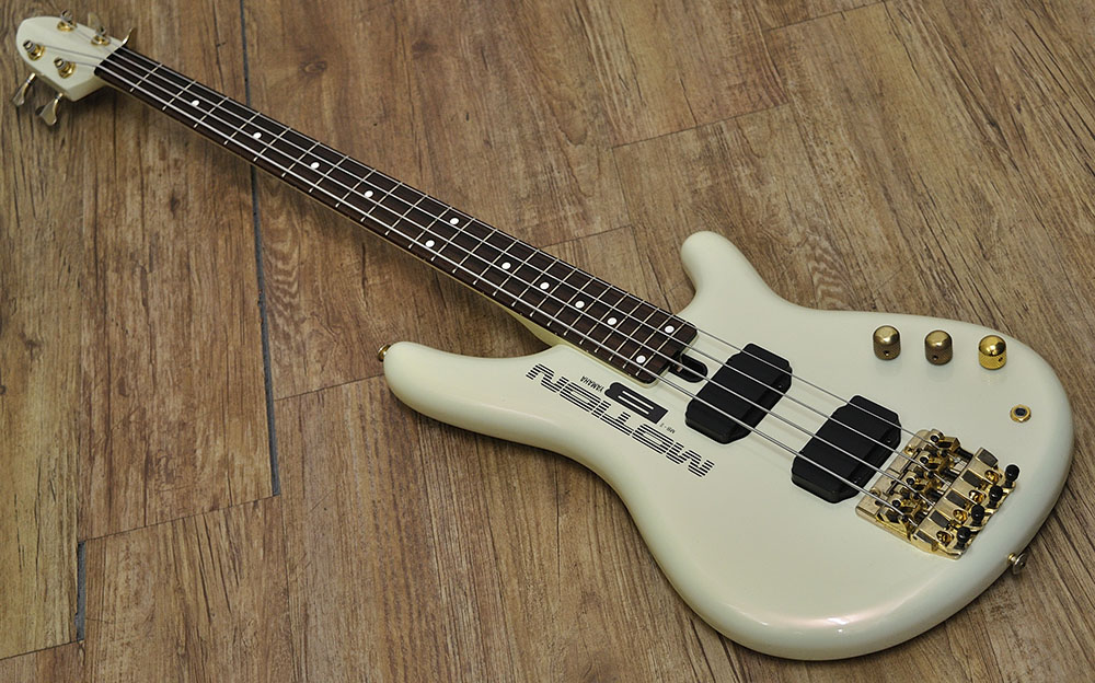 ウインターセール YAMAHA motion B ベースギター 本体のみ ウインターセール YAMAHA motion B ベースギター 本体のみ