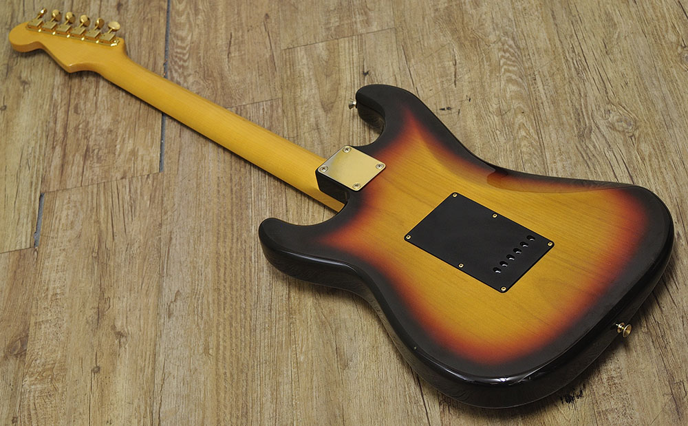 Fender japan ST62-80TX (4)