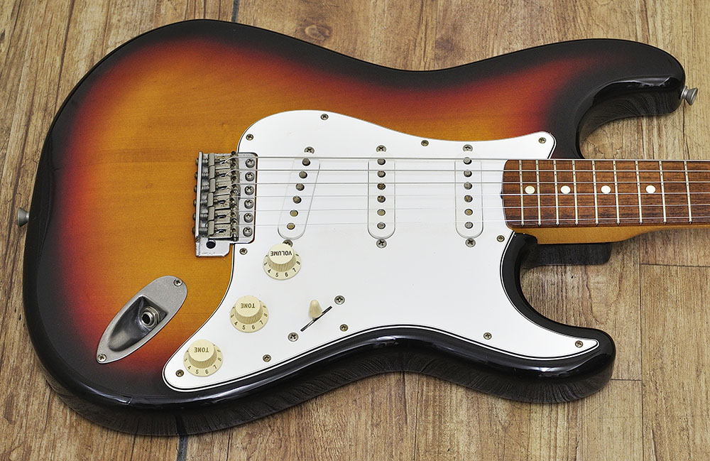 Fender Japan ST62-US (3)
