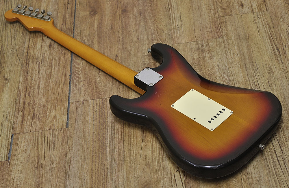 Fender Japan ST62-US (4)