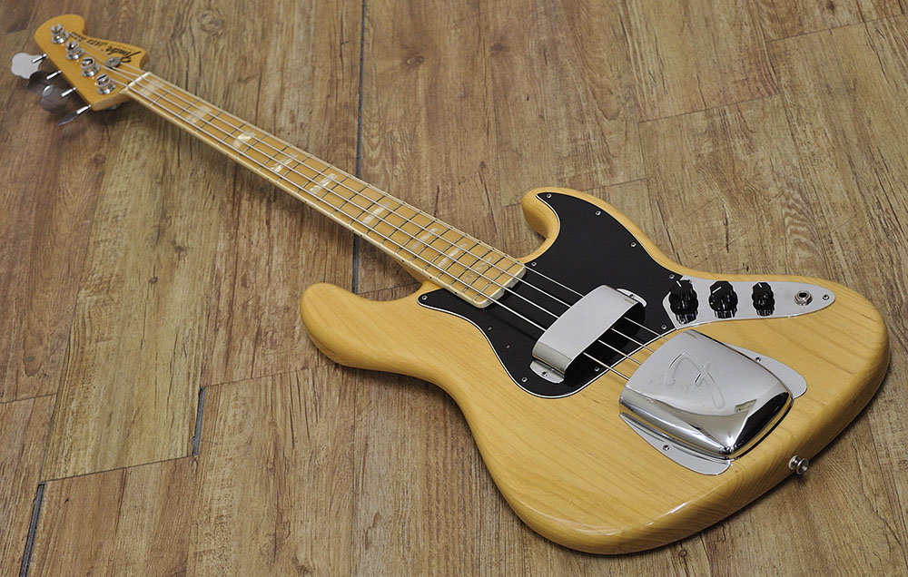 Fender-American-Vintage-74-
