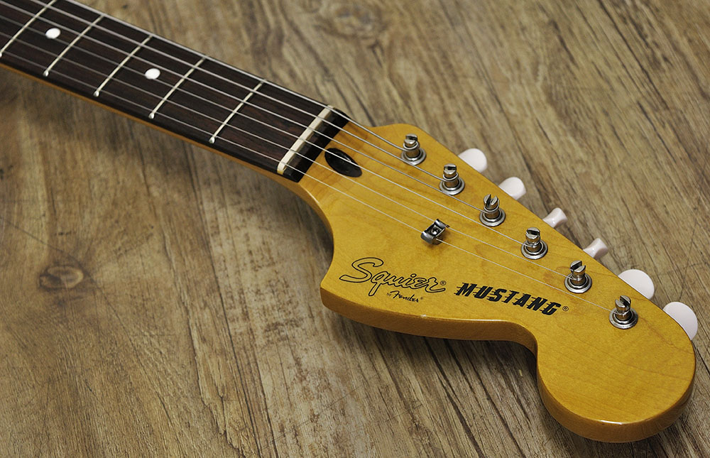 Squier CLASSIC Vibe '60s Mustang (2)
