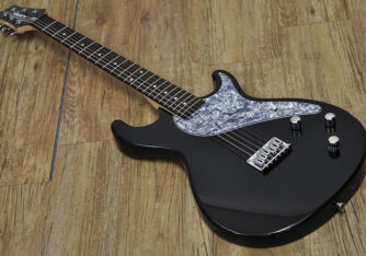 Line6 Variax 500 トップ全体