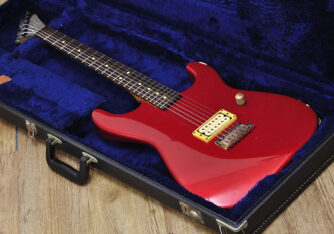 '83 Charvel USA San Dimas Plate 1H仕様 ケース入り トップ全体