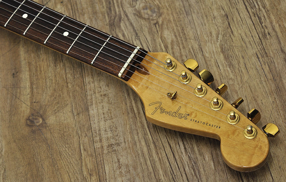 Fender CS Stratocaster fiesta red 1996 (2)