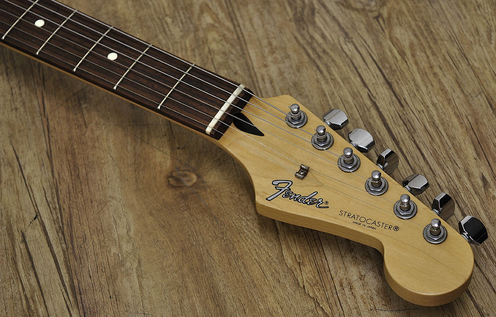Fender Japan ST-STD (2)
