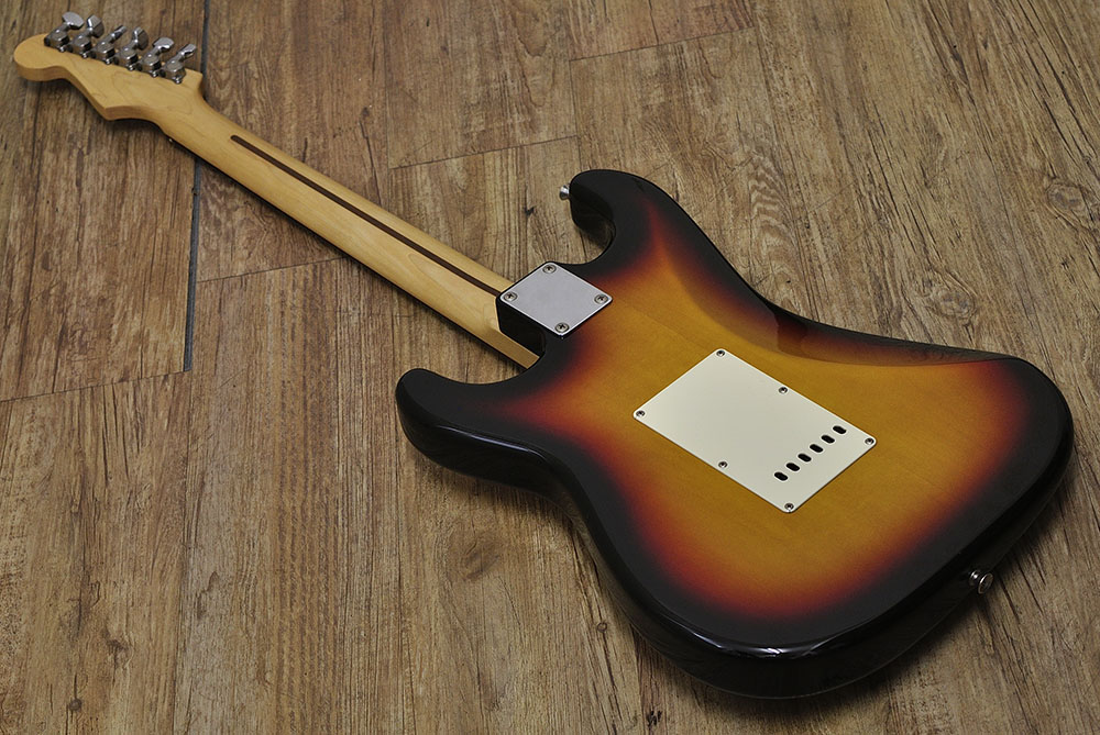 Fender Japan ST-STD (4)